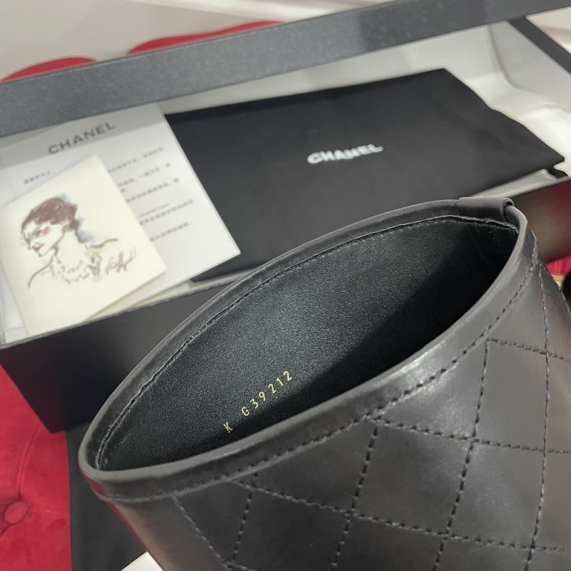Ch**el boots